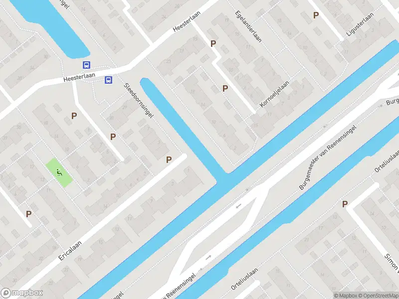 Ambulance met grote spoed naar de Sleedoornsingel in Gouda