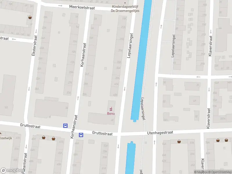 Ambulance met gepaste spoed naar de Lepelaarsingel in Rotterdam