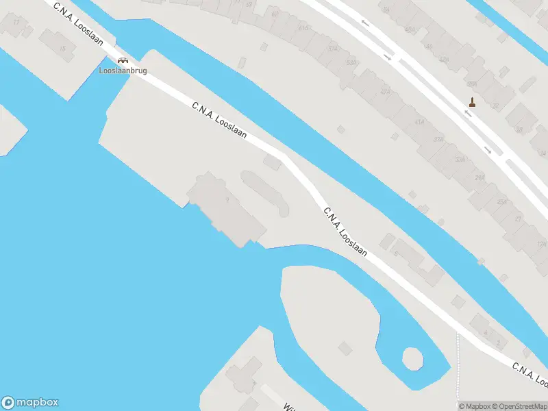 Ambulance met gepaste spoed naar de C.N.A.Looslaan in Rotterdam