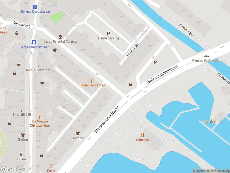 Ambulance met gepaste spoed naar de Weissenbruchlaan in Rotterdam