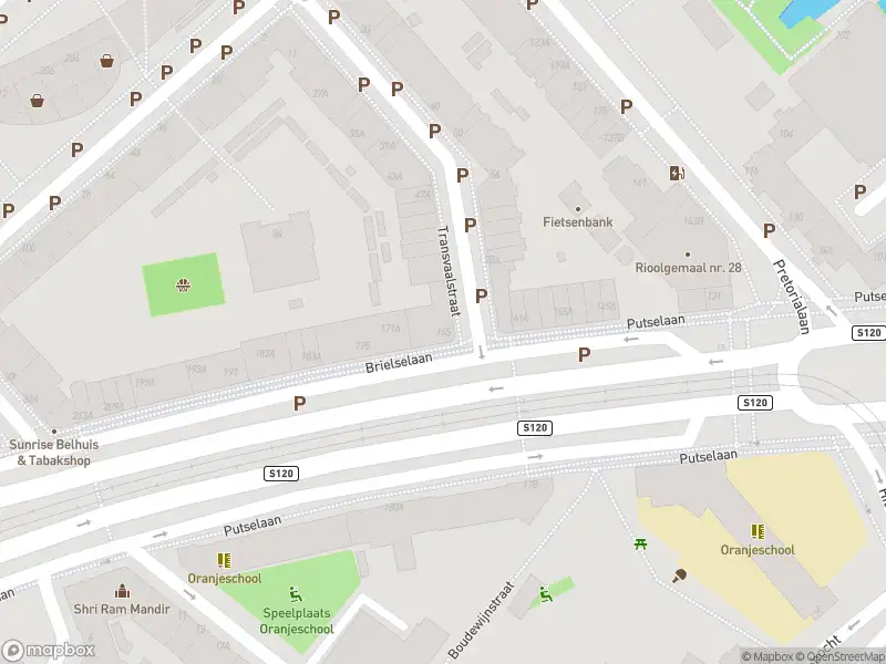 Ambulance met grote spoed naar de Putselaan in Rotterdam