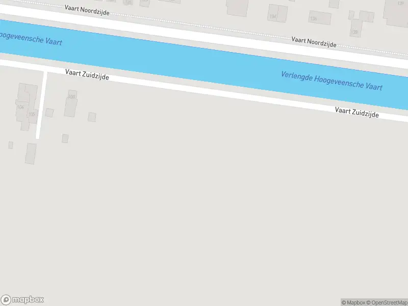 Brandweer met gepaste spoed naar de Verlengde Wilhelmsweg in Nieuw-Amsterdam