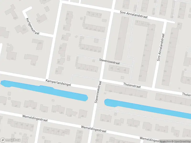 Ambulance met grote spoed naar de Kamperlandsingel in Rotterdam