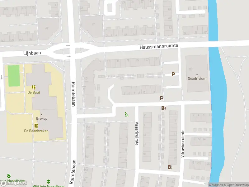 Ambulance met grote spoed naar de Hippodamusruimte in Zoetermeer