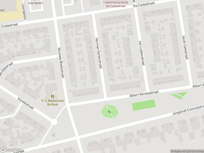 Ambulance met grote spoed naar de Herman Gorterstraat in Alphen aan den Rijn