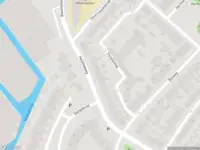 Brandweer met gepaste spoed naar de Heijdseweg in Monster vanwege een liftopsluiting