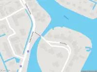 Ambulance met grote spoed naar de Kloevelaan in Giessenburg