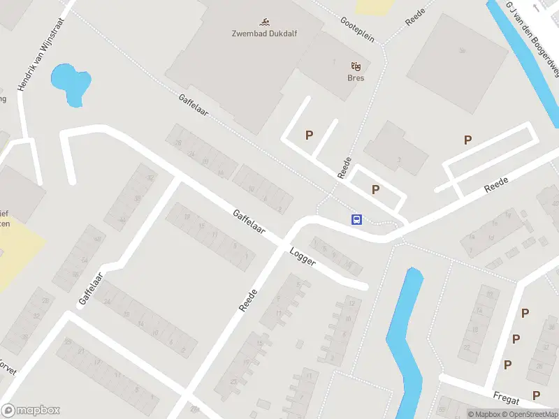 Ambulance met grote spoed naar de Gaffelaar in Brielle