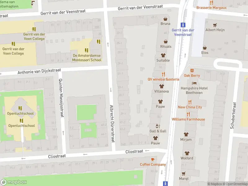 Ambulance met grote spoed naar de Michelangelostraat in Amsterdam