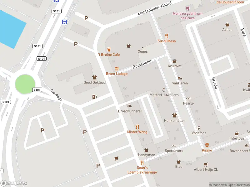 Ambulance met grote spoed naar de Middenbaan-Noord in Hoogvliet Rotterdam