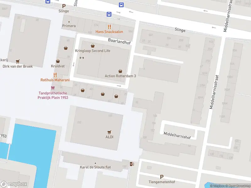 Ambulance met grote spoed naar de Baarlandhof in Rotterdam