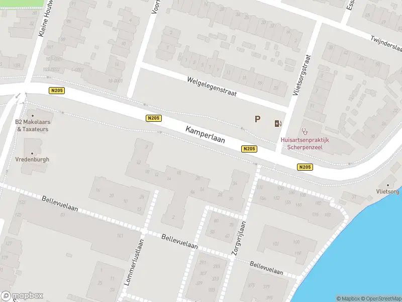 Ambulance met grote spoed naar de Kamperlaan in Haarlem