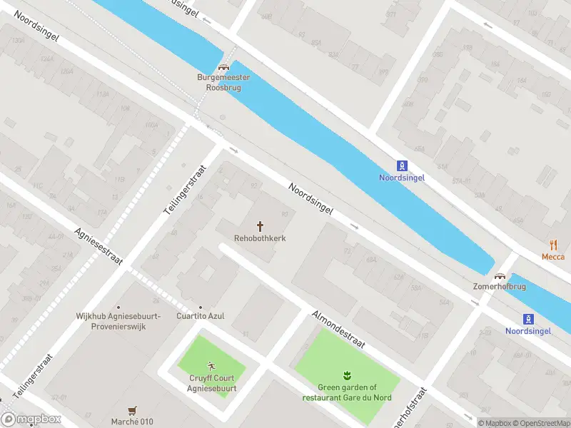 Ambulance met grote spoed naar de Noordsingel in Rotterdam