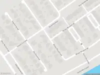 Brandweer met grote spoed naar de Mickey Mousestraat in Almere vanwege gebouwbrand