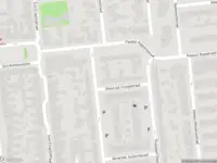 Brandweer met grote spoed naar de Generaal Cronjéstraat in Waalwijk vanwege voertuigbrand