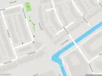 Ambulance met grote spoed naar de Tegelarijpad in Amsterdam