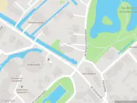 Ambulance met gepaste spoed naar de Kattensingel in Gouda