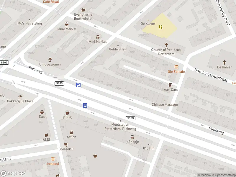 Ambulance met grote spoed naar de Pleinweg in Rotterdam