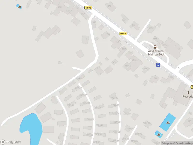 Brandweer en politie met grote spoed naar de Valkenburgerweg in Schin op Geul vanwege waarnemen gaslucht