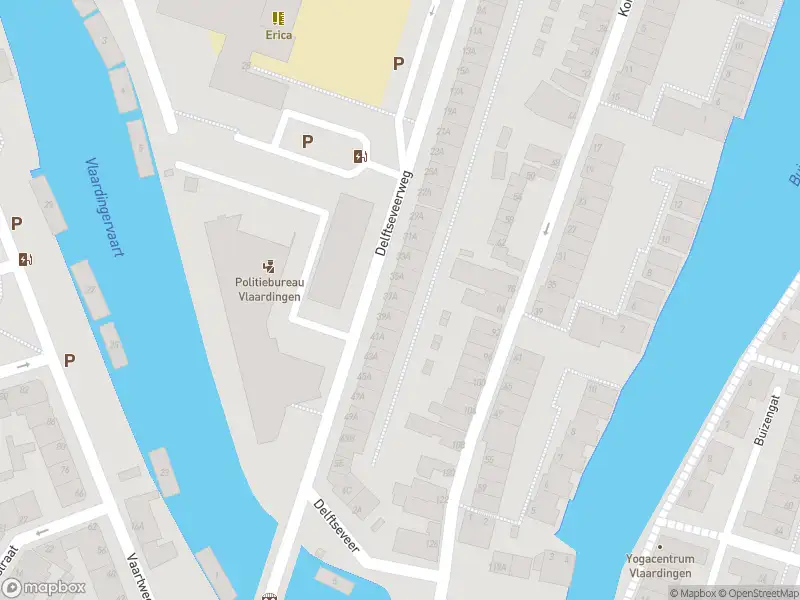 Ambulance met gepaste spoed naar de Delftseveerweg in Vlaardingen