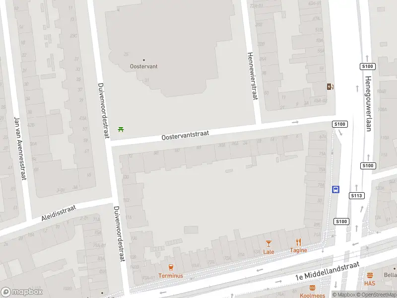 Ambulance met grote spoed naar de Oostervantstraat in Rotterdam