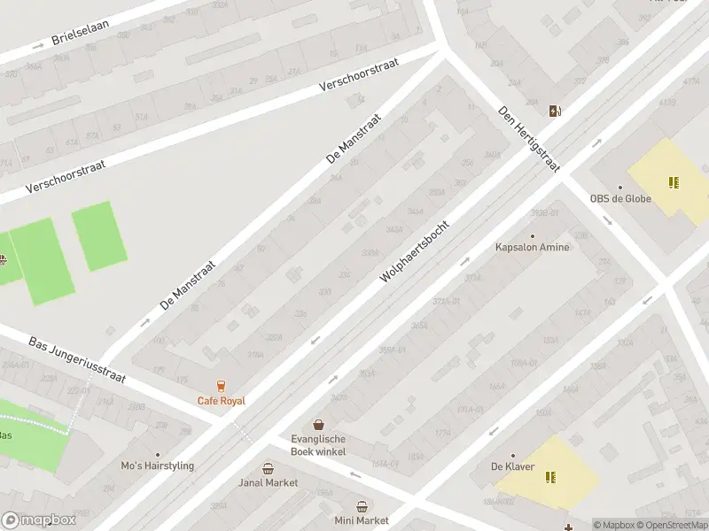 Ambulance met grote spoed naar de Wolphaertsbocht in Rotterdam