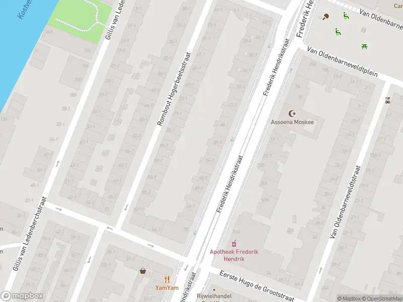 Ambulance met grote spoed naar de Frederik Hendrikstraat in Amsterdam