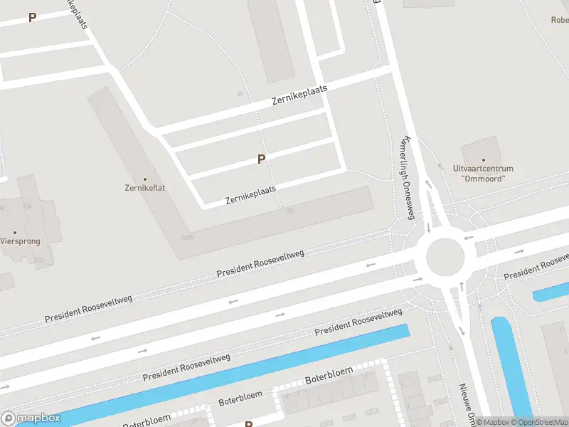 Ambulance met grote spoed naar de Zernikeplaats in Rotterdam