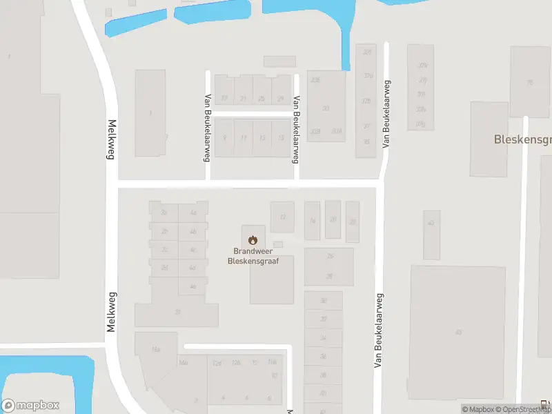 Ambulance met gepaste spoed naar de Van Beukelaarweg in Bleskensgraaf