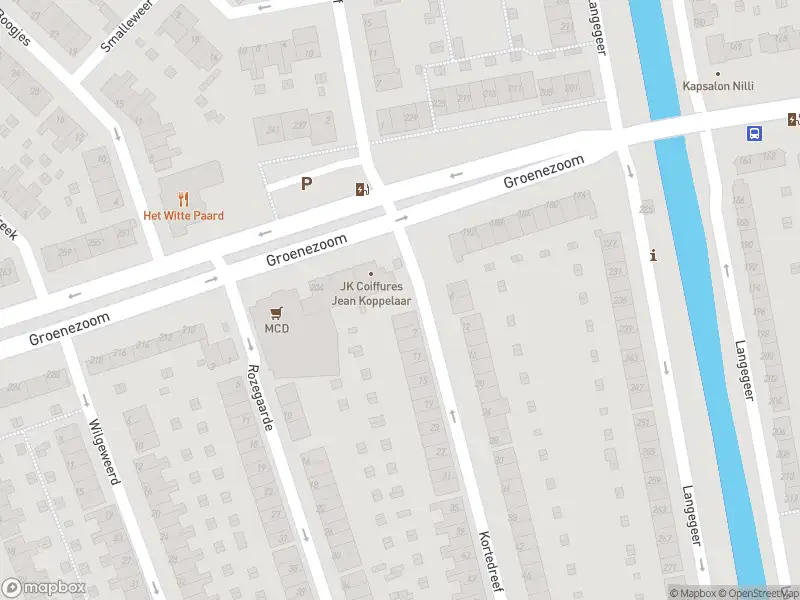 Ambulance met gepaste spoed naar de Kortedreef in Rotterdam