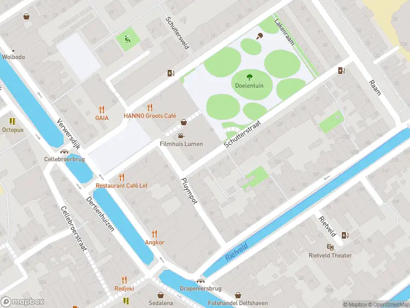 Ambulance met gepaste spoed naar de Schutterstraat in Delft