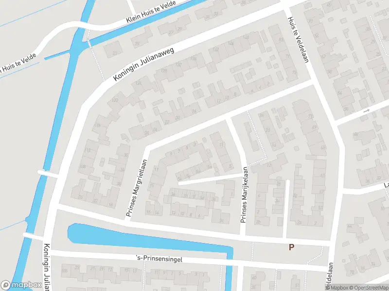 Ambulance met grote spoed naar de Prinses Margrietlaan in Maasland