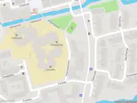 Ambulance met gepaste spoed naar de Kraanvogelstraat in Delft