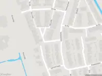 Ambulance met grote spoed naar de De Linde in Hellevoetsluis