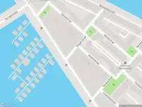 Ambulance met grote spoed naar de Doggerstraat in Amsterdam