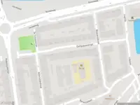 Ambulance met gepaste spoed naar de Delfgaauwstraat in Rotterdam