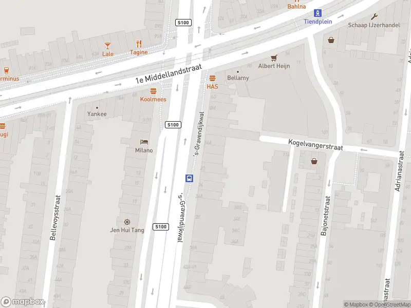 Ambulance met gepaste spoed naar de 's-Gravendijkwal in Rotterdam