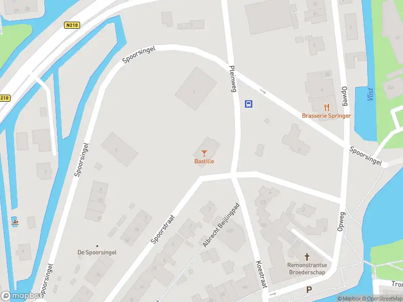 Ambulance met grote spoed naar de Stationsplein in Schoonhoven