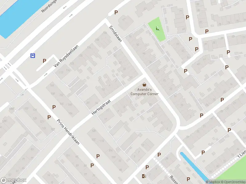 Ambulance met grote spoed naar de Hertogstraat in Leidschendam