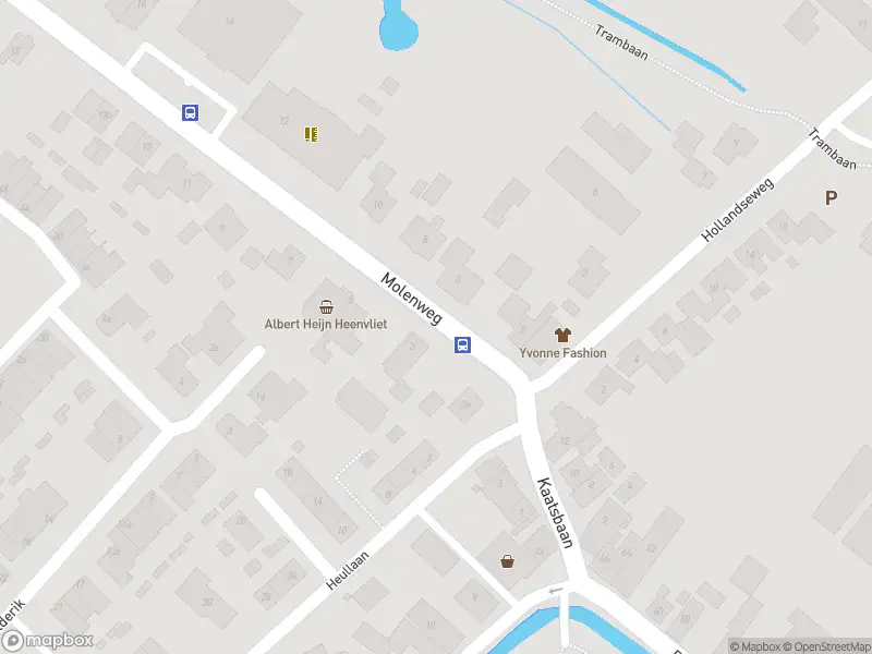 Ambulance met grote spoed naar de Molenweg in Oudenhoorn