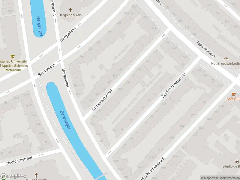 Ambulance met grote spoed naar de Schieveenstraat in Rotterdam