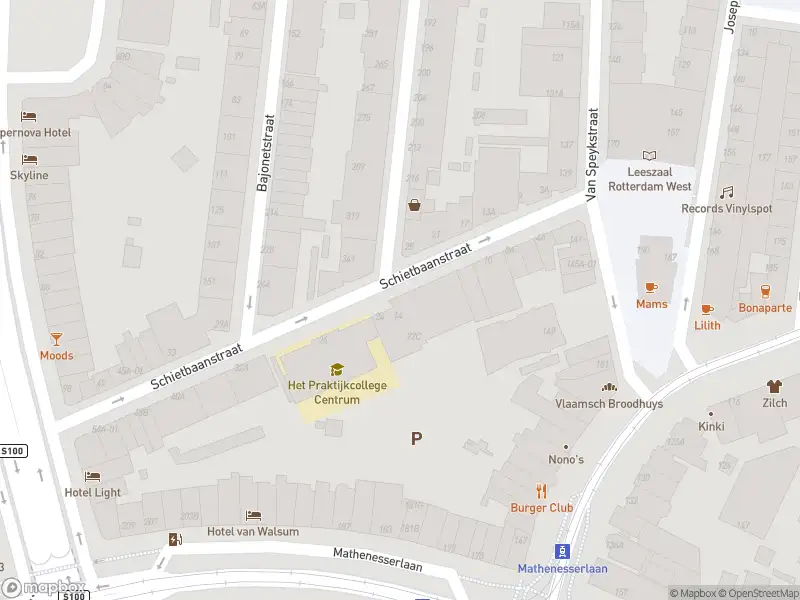 Ambulance met gepaste spoed naar de Schietbaanstraat in Rotterdam