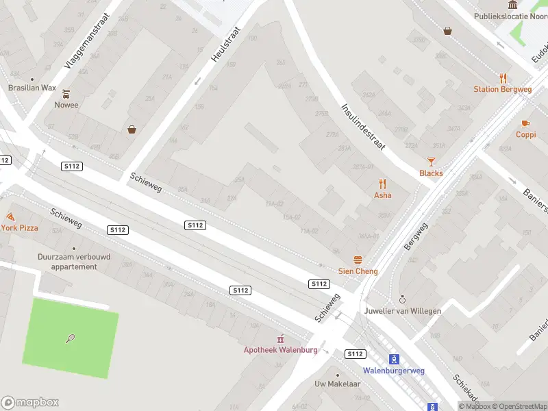 Ambulance met grote spoed naar de Schieweg in Rotterdam