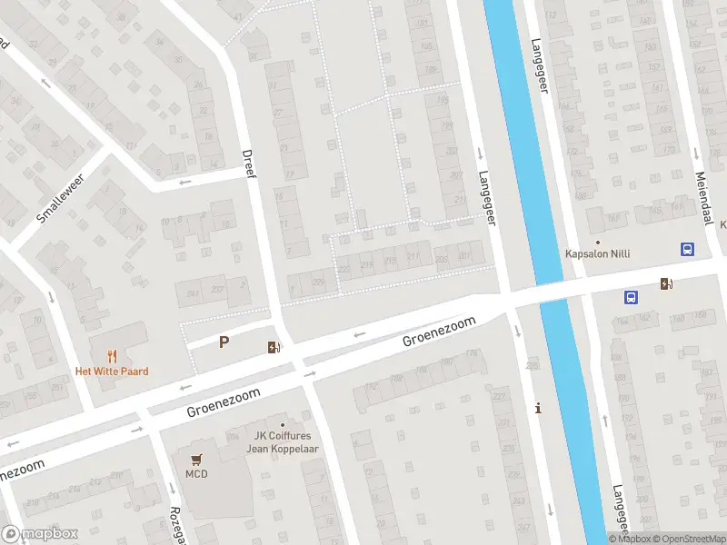 Ambulance met grote spoed naar de Groenezoom in Rotterdam