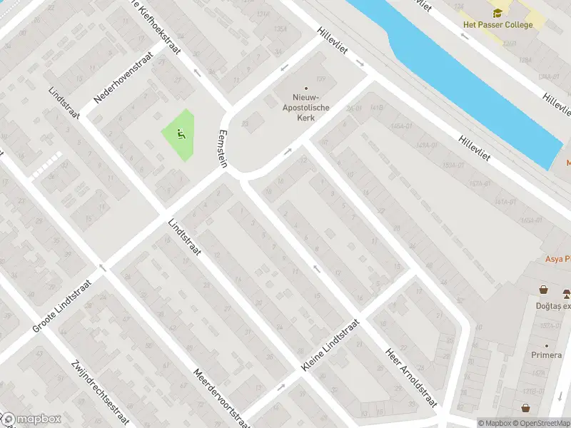 Ambulance met gepaste spoed naar de Heer Arnoldstraat in Rotterdam