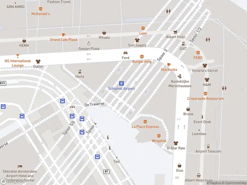 Ambulance met gepaste spoed naar de Aankomstpassage in Schiphol