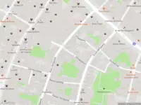 Ambulance met grote spoed naar de Omvalspoort in Haarlem