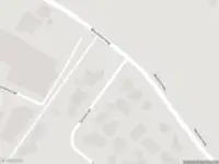 Brandweer met grote spoed naar de Spitsstraat in Raalte vanwege voertuigbrand