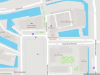 Ambulance met gepaste spoed naar de John M. Keynesplein in Amsterdam