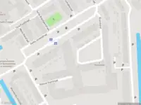 Ambulance met grote spoed naar de Antonia Veerstraat in Delft